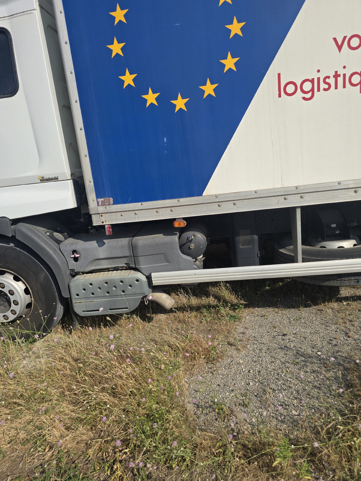 Renault PREMIUM 300 - Camion fourgon: photos 4 Renault PREMIUM 300 - Camion fourgon: photos 4
