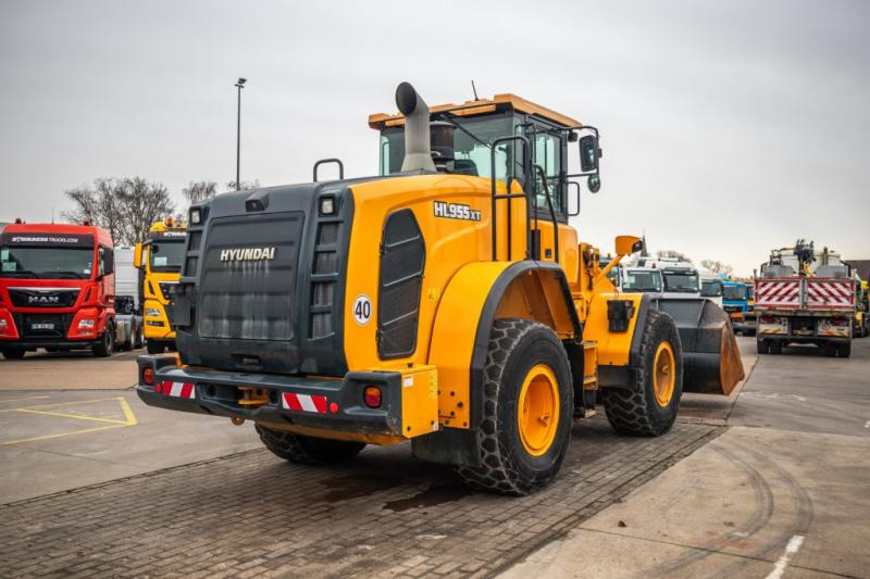 Hyundai HL955XT - Chargeuse sur pneus: photos 3 Hyundai HL955XT - Chargeuse sur pneus: photos 3