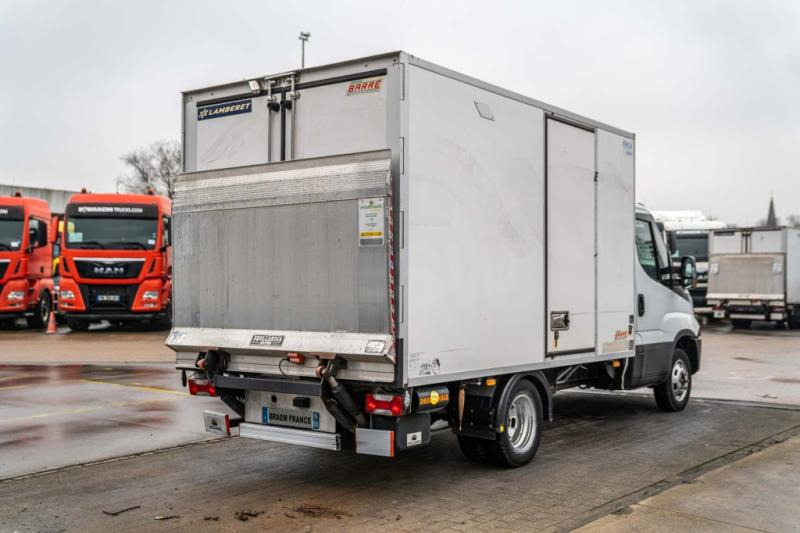 Iveco DAILY 35.180 +CARRIER + DHOLLANDIA - Véhicule utilitaire frigorifique: photos 4 Iveco DAILY 35.180 +CARRIER + DHOLLANDIA - Véhicule utilitaire frigorifique: photos 4