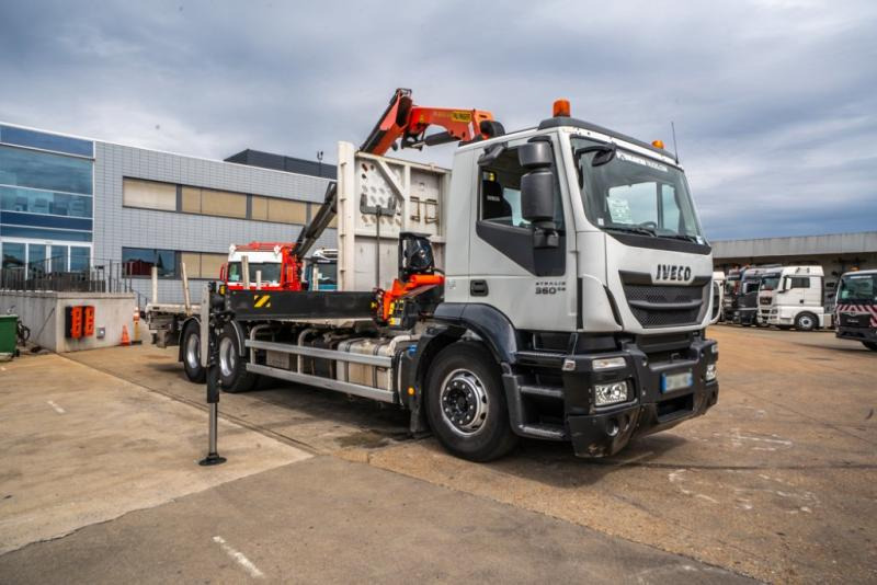 Iveco STRALIS 360 +PK 18002/3xExt. - Camion plateau, Camion grue: photos 2 Iveco STRALIS 360 +PK 18002/3xExt. - Camion plateau, Camion grue: photos 2