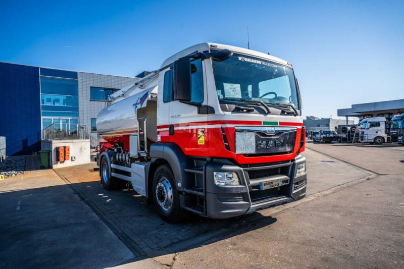 MAN TGS 18.400 4x4H +CM 11.500L /4 COMP - Camion citerne: photos 2 MAN TGS 18.400 4x4H +CM 11.500L /4 COMP - Camion citerne: photos 2