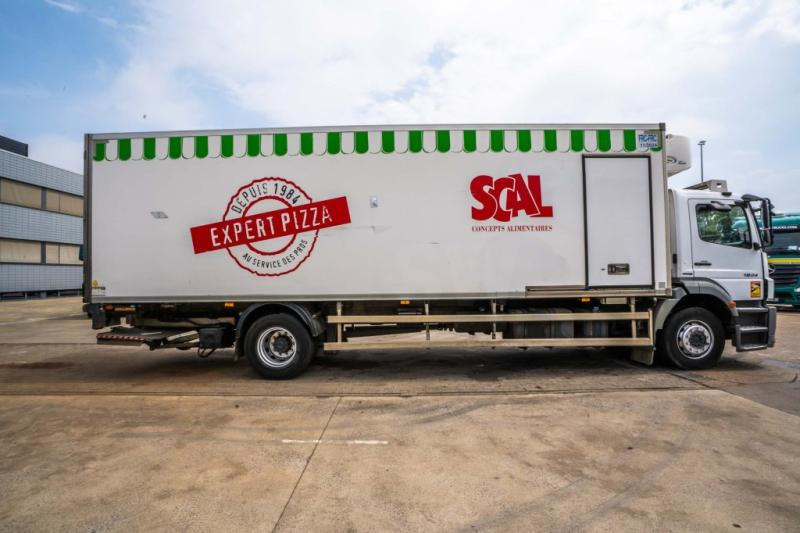 Mercedes AXOR 1824 +CARRIER SUPRA 950 Mt + HAYON - Camion frigorifique: photos 3 Mercedes AXOR 1824 +CARRIER SUPRA 950 Mt + HAYON - Camion frigorifique: photos 3