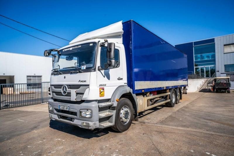 Mercedes AXOR 2533 -6X2 - Camion fourgon: photos 1 Mercedes AXOR 2533 -6X2 - Camion fourgon: photos 1