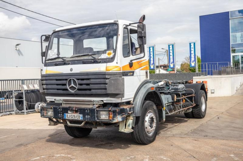Mercedes SK 2024 HN - Camion ampliroll: photos 1 Mercedes SK 2024 HN - Camion ampliroll: photos 1