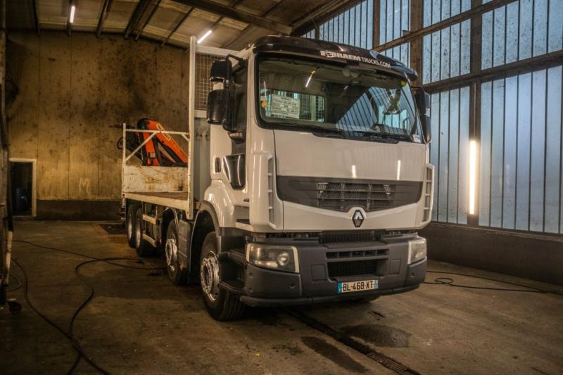 Renault KERAX 380DXI-8x4+PK18TM/3EXT - Camion plateau, Camion grue: photos 2 Renault KERAX 380DXI-8x4+PK18TM/3EXT - Camion plateau, Camion grue: photos 2