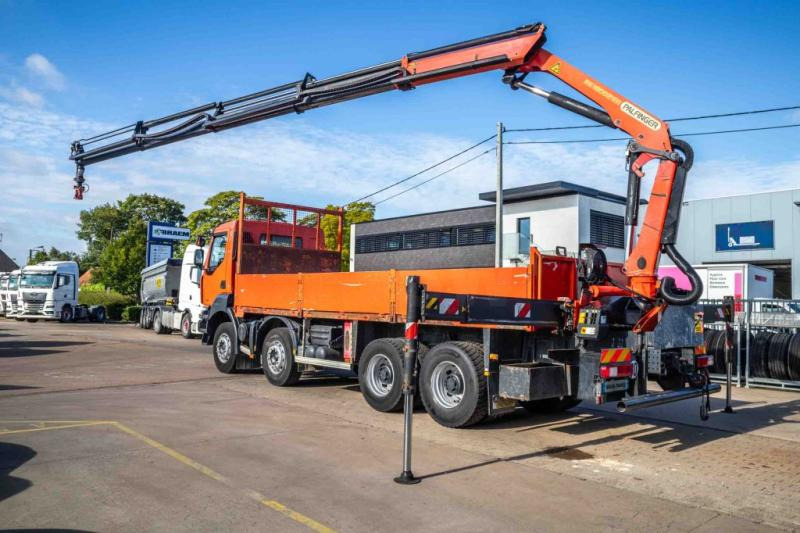 Renault KERAX 380DXI+E5+PK18TM/4EXT - Camion plateau, Camion grue: photos 4 Renault KERAX 380DXI+E5+PK18TM/4EXT - Camion plateau, Camion grue: photos 4