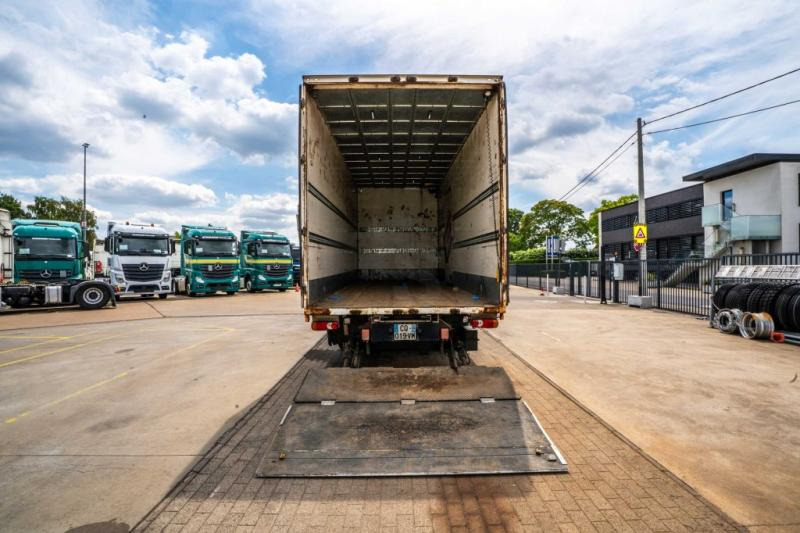 Camion fourgon Renault MIDLUM 270 DXI (14T.)+DHOLLANDIA: photos 8