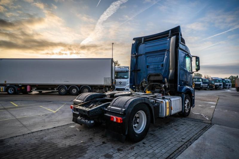Mercedes ACTROS 1846 LS + HYDR. - Tracteur routier: photos 4 Mercedes ACTROS 1846 LS + HYDR. - Tracteur routier: photos 4
