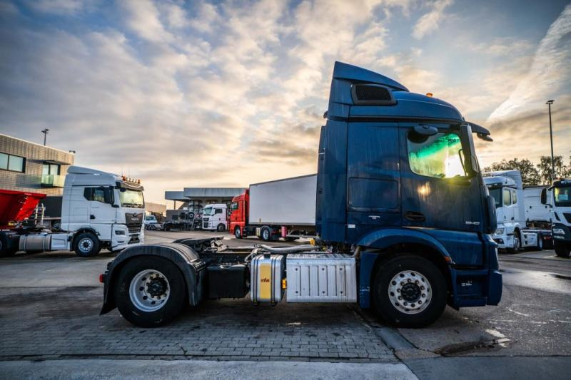 Mercedes ACTROS 1846 LS + HYDR. - Tracteur routier: photos 3 Mercedes ACTROS 1846 LS + HYDR. - Tracteur routier: photos 3