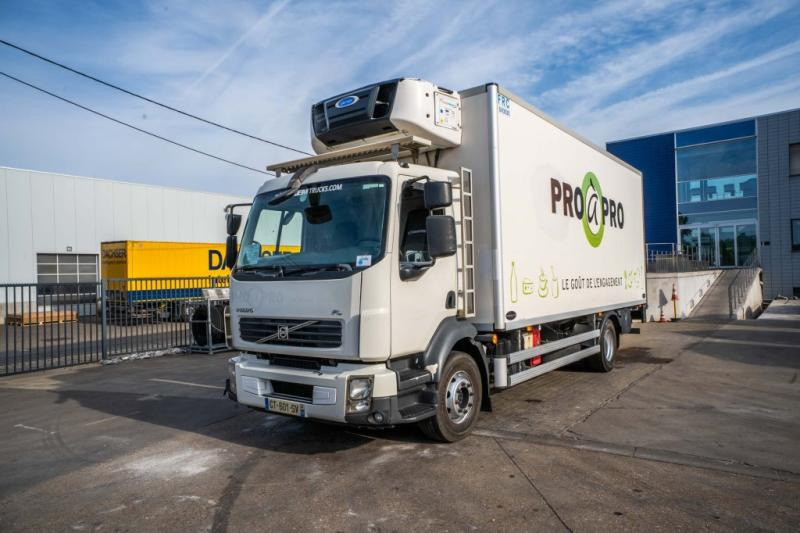 Volvo FL 240(16t)+CARRIER SUPRA 750+DHOLLANDIA 2T. - Camion frigorifique: photos 1 Volvo FL 240(16t)+CARRIER SUPRA 750+DHOLLANDIA 2T. - Camion frigorifique: photos 1