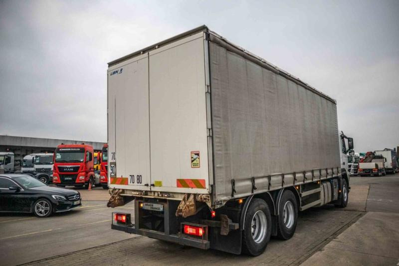 Volvo FM 330+10 pneus/tires-intarder - Camion à rideaux coulissants: photos 3 Volvo FM 330+10 pneus/tires-intarder - Camion à rideaux coulissants: photos 3