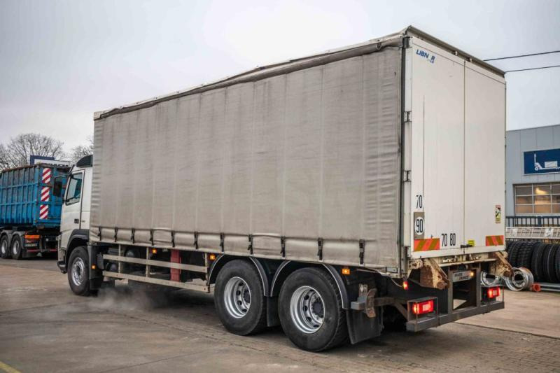 Volvo FM 330+10 pneus/tires-intarder - Camion à rideaux coulissants: photos 4 Volvo FM 330+10 pneus/tires-intarder - Camion à rideaux coulissants: photos 4