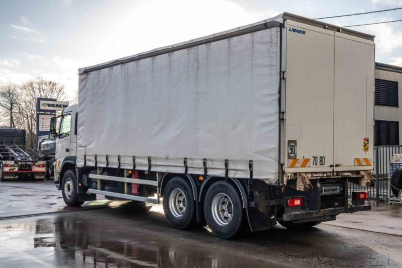 Volvo FM 330-6x2-E5+10 pneus/tires+INTARDER - Camion à rideaux coulissants: photos 5 Volvo FM 330-6x2-E5+10 pneus/tires+INTARDER - Camion à rideaux coulissants: photos 5