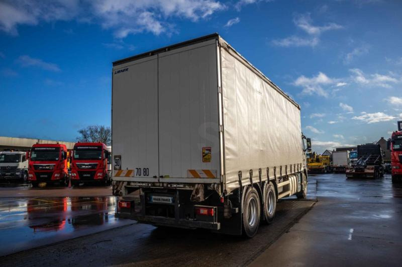Volvo FM 330-6x2-E5+10 pneus/tires+INTARDER - Camion à rideaux coulissants: photos 3 Volvo FM 330-6x2-E5+10 pneus/tires+INTARDER - Camion à rideaux coulissants: photos 3
