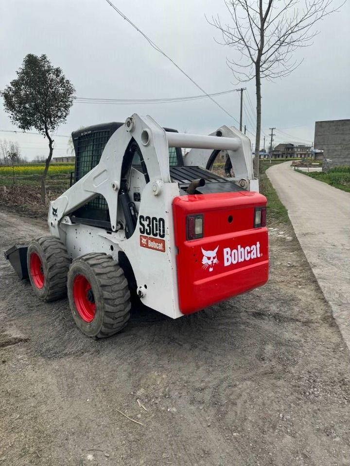 Bobcat S 300 - Mini chargeuse: photos 5 Bobcat S 300 - Mini chargeuse: photos 5