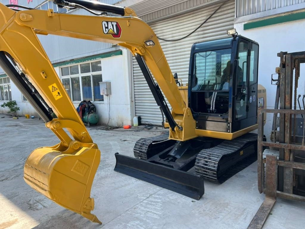 CAT 305.5 - Pelle sur chenille: photos 1 CAT 305.5 - Pelle sur chenille: photos 1
