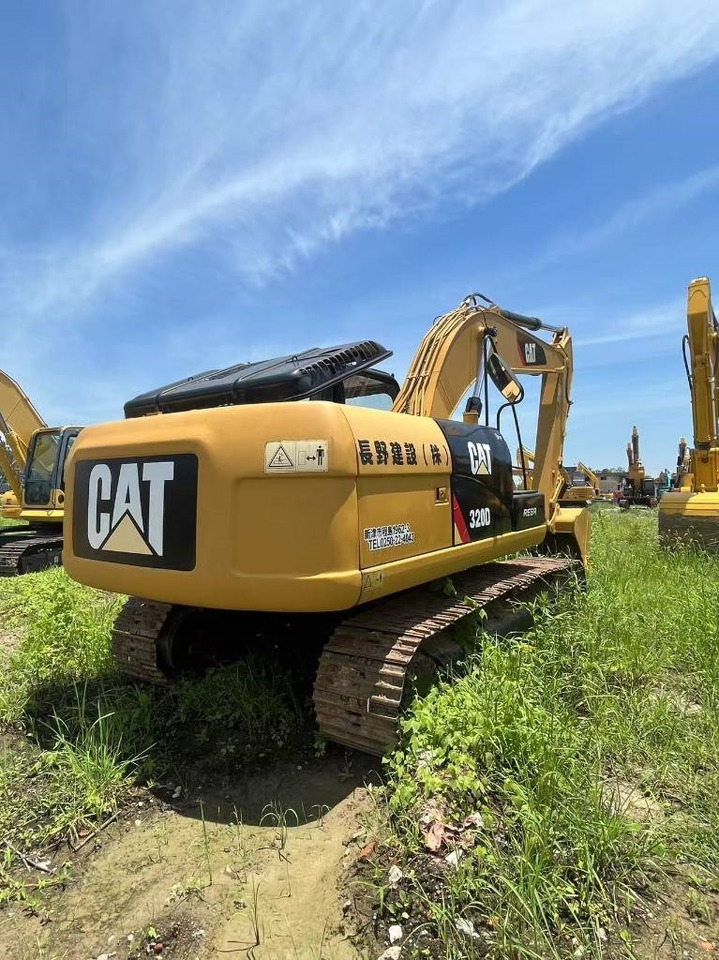 CAT 320d - Pelle sur chenille: photos 2 CAT 320d - Pelle sur chenille: photos 2