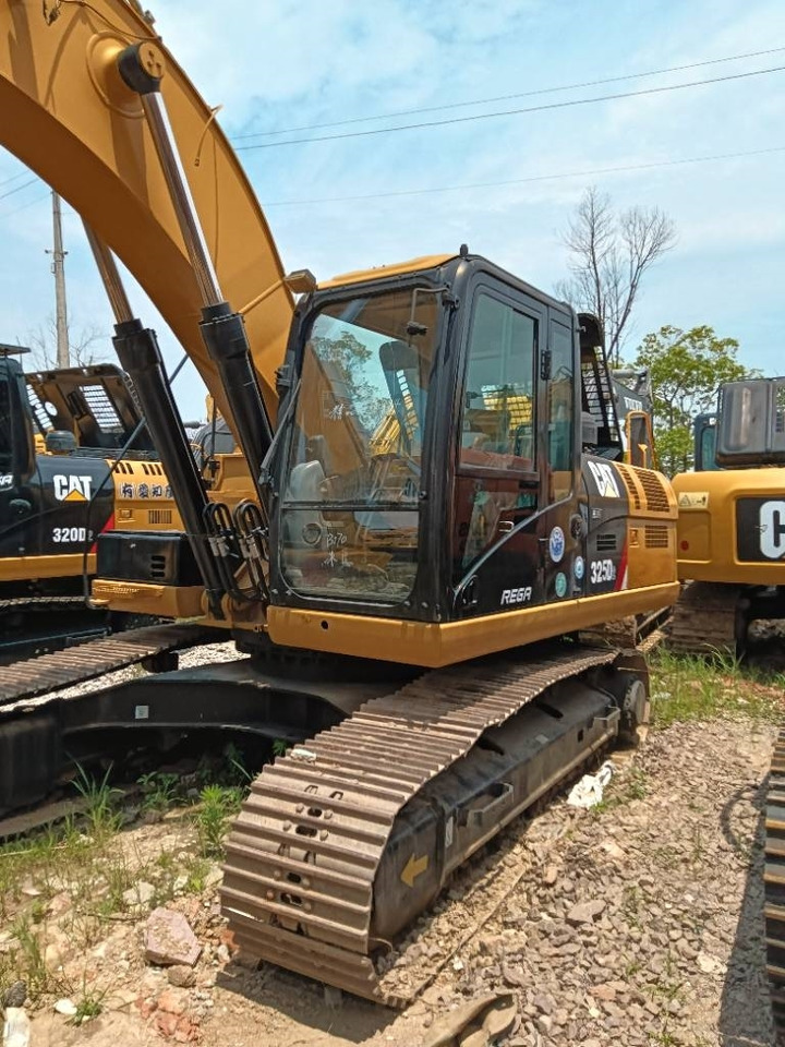 CAT 325 D - Pelle sur chenille: photos 1 CAT 325 D - Pelle sur chenille: photos 1