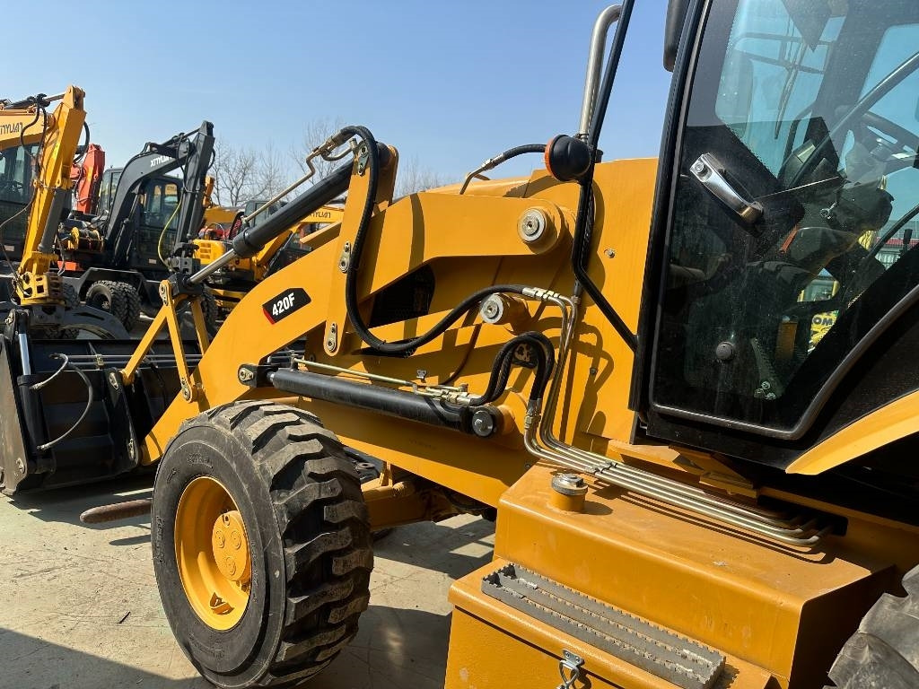CAT 420 F - Pelle sur chenille: photos 4 CAT 420 F - Pelle sur chenille: photos 4