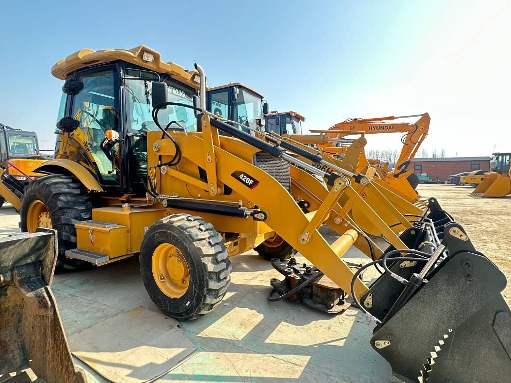 CAT 420 F - Pelle sur chenille: photos 2 CAT 420 F - Pelle sur chenille: photos 2
