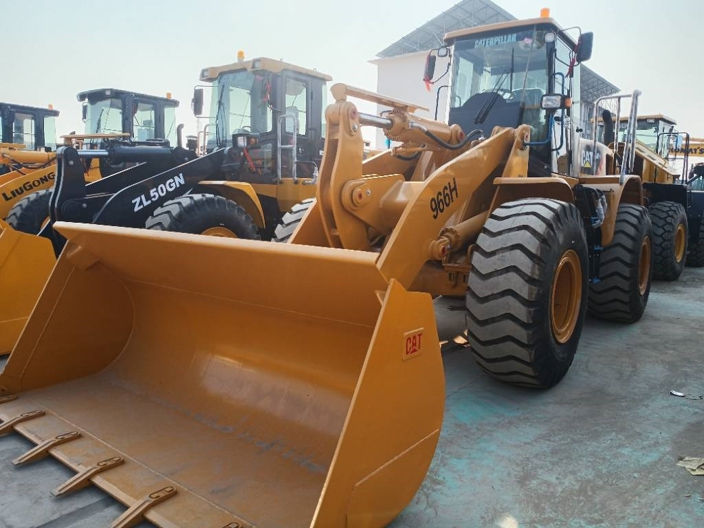 CAT 966 H - Chargeuse sur pneus: photos 5 CAT 966 H - Chargeuse sur pneus: photos 5