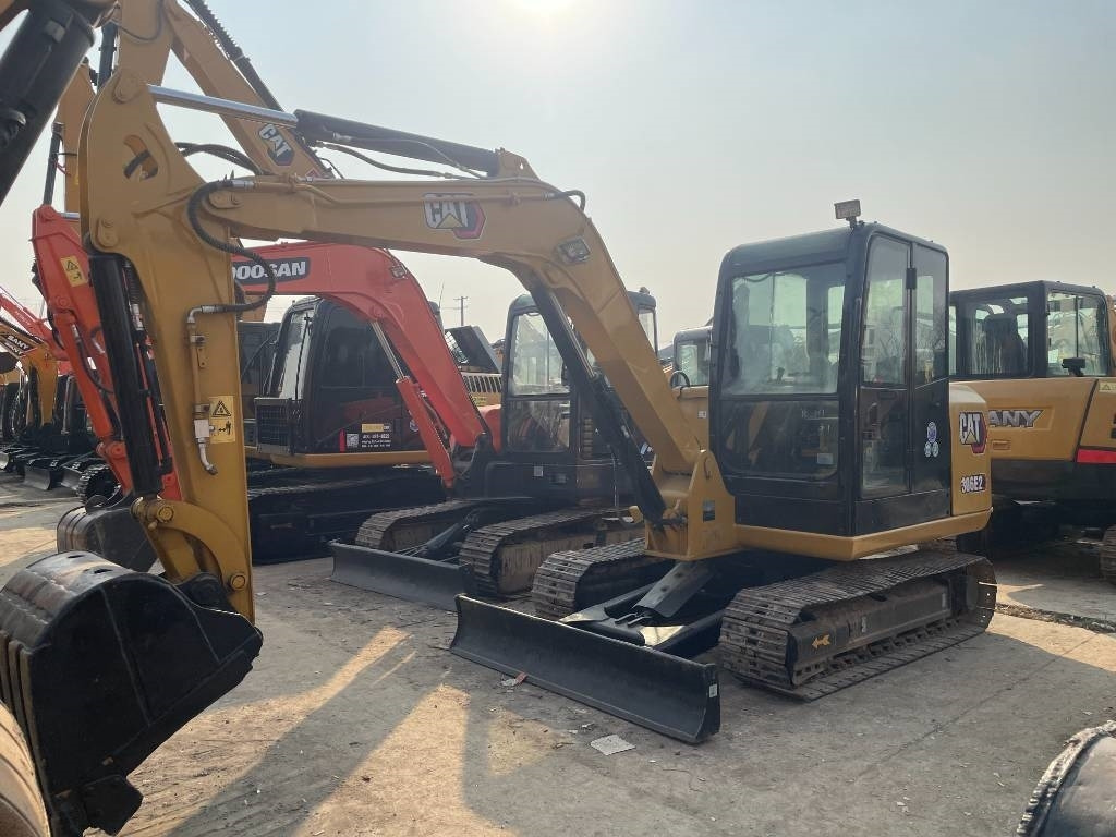 CAT CAT306E2 - Mini pelle: photos 2 CAT CAT306E2 - Mini pelle: photos 2