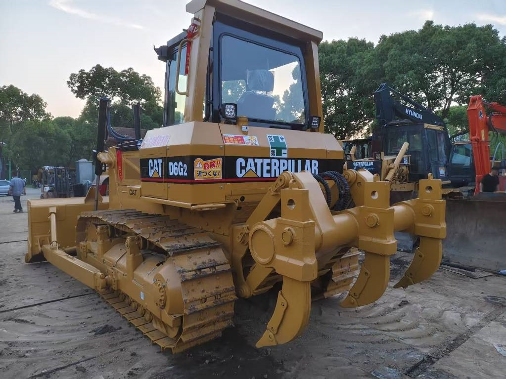 CAT D6G2 - Pelle sur chenille: photos 4 CAT D6G2 - Pelle sur chenille: photos 4