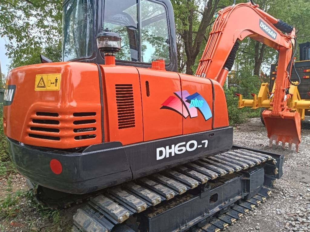 Doosan DH 60-7 - Pelle sur chenille: photos 5 Doosan DH 60-7 - Pelle sur chenille: photos 5