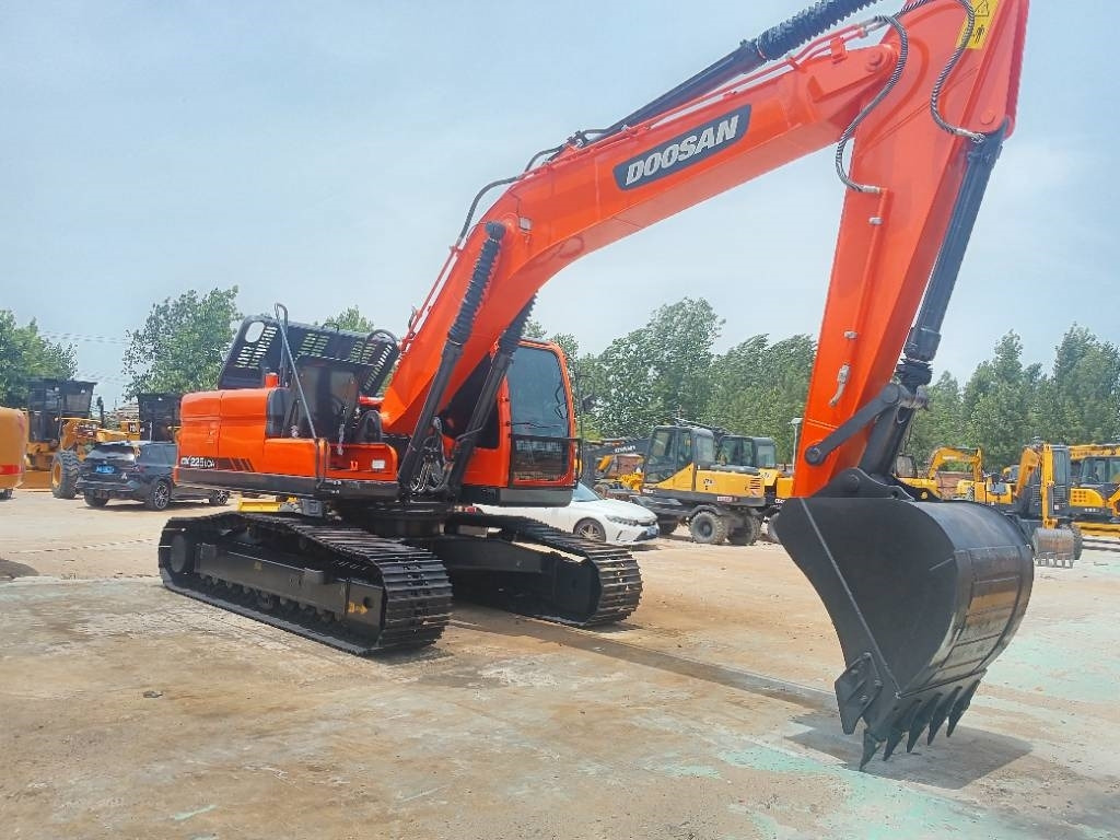 Doosan DX 225 - Pelle sur chenille: photos 1 Doosan DX 225 - Pelle sur chenille: photos 1