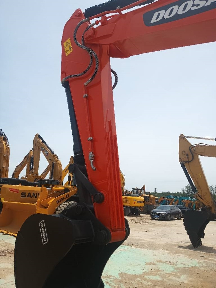 Doosan DX 225 - Pelle sur chenille: photos 4 Doosan DX 225 - Pelle sur chenille: photos 4