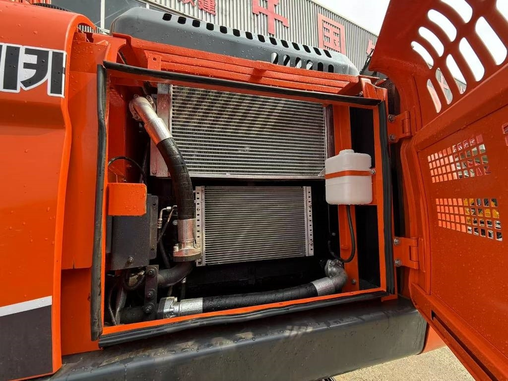 Doosan DX 225 LCA - Pelle sur chenille: photos 2 Doosan DX 225 LCA - Pelle sur chenille: photos 2