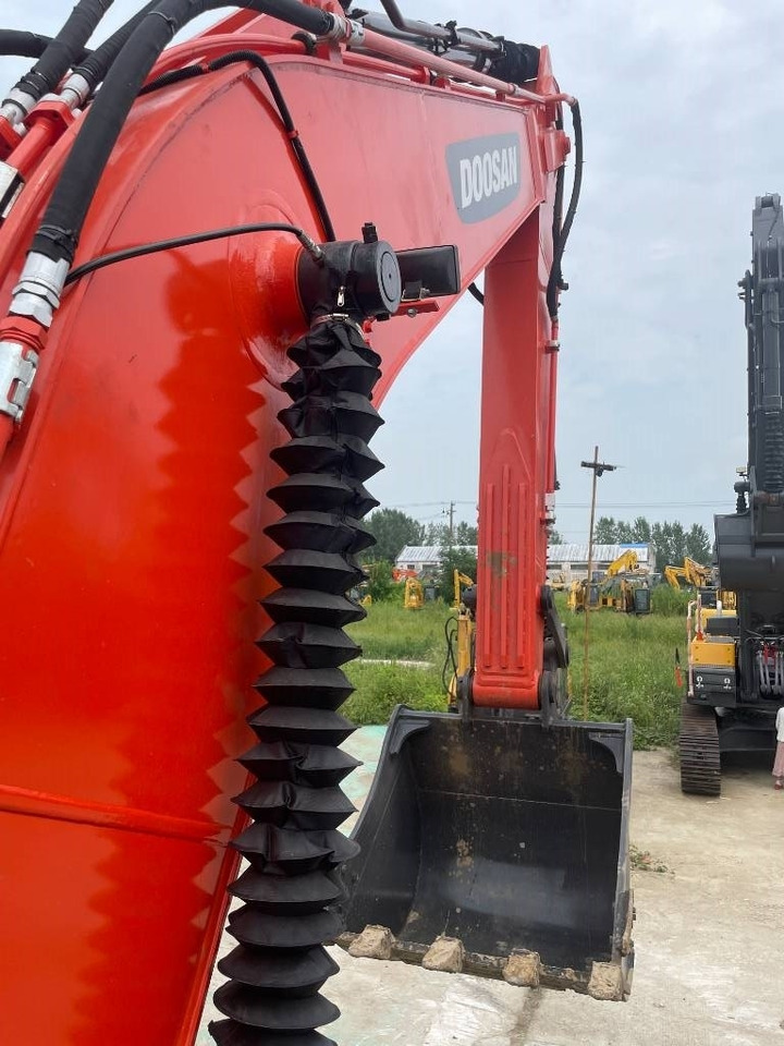 Doosan DX 225 LCA - Pelle sur chenille: photos 4 Doosan DX 225 LCA - Pelle sur chenille: photos 4