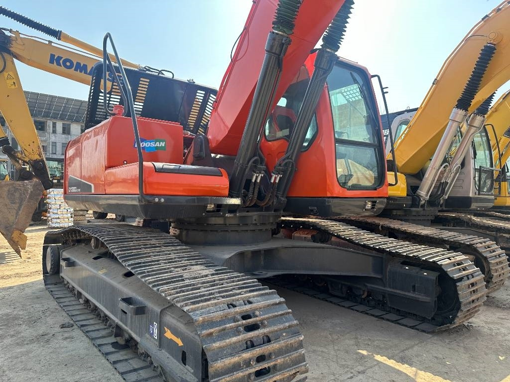 Doosan DX 300 - Pelle sur chenille: photos 2 Doosan DX 300 - Pelle sur chenille: photos 2