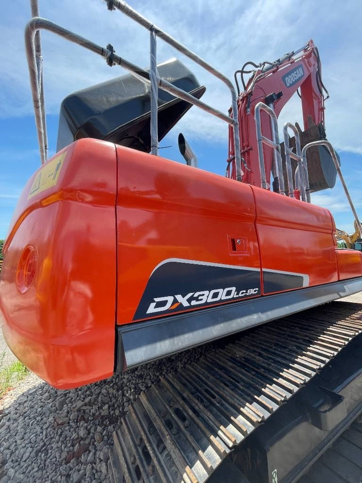 Doosan DX 300 - Pelle sur chenille: photos 3 Doosan DX 300 - Pelle sur chenille: photos 3