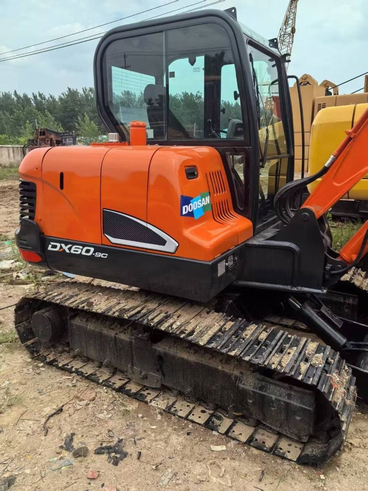 Doosan DX 60 - Pelle sur chenille: photos 2 Doosan DX 60 - Pelle sur chenille: photos 2