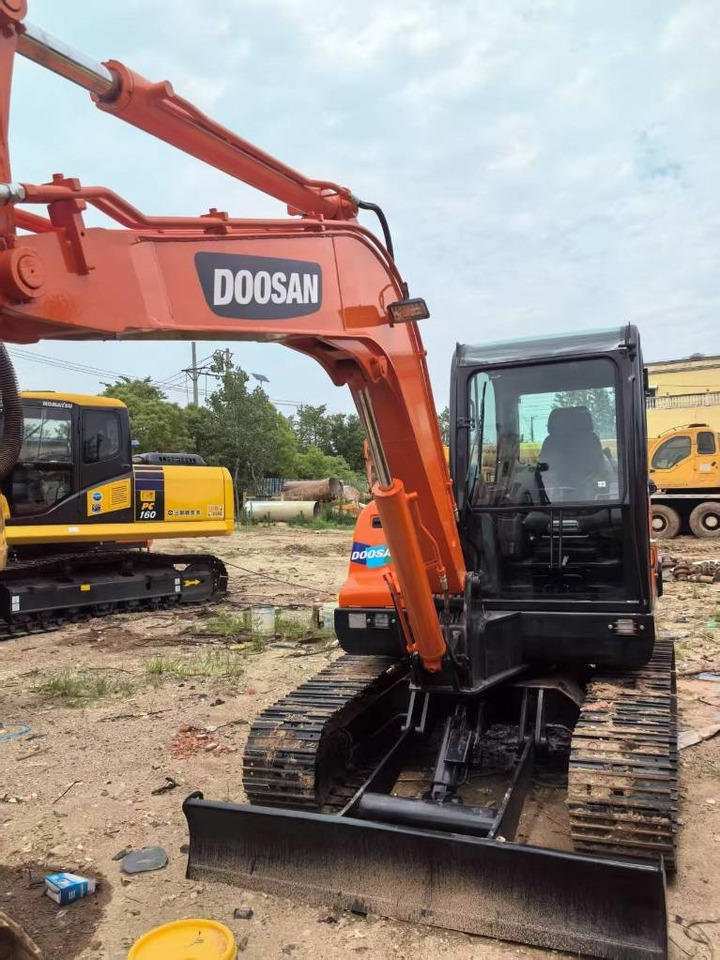 Doosan DX 60 - Pelle sur chenille: photos 3 Doosan DX 60 - Pelle sur chenille: photos 3