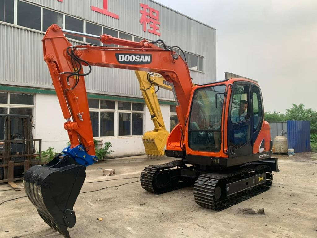 Doosan DX 75-9 C - Mini pelle: photos 1 Doosan DX 75-9 C - Mini pelle: photos 1