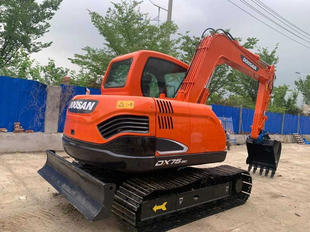 Doosan DX 75-9 C - Mini pelle: photos 1 Doosan DX 75-9 C - Mini pelle: photos 1