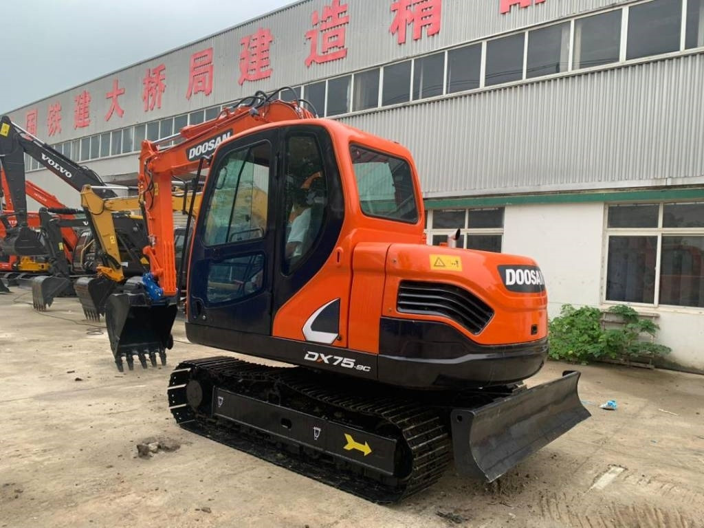 Doosan DX 75-9 C - Mini pelle: photos 3 Doosan DX 75-9 C - Mini pelle: photos 3
