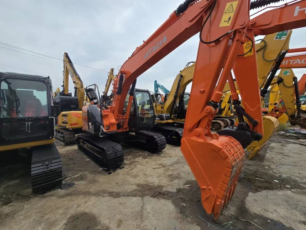 Hitachi ZX 135 US - Pelle sur chenille: photos 3 Hitachi ZX 135 US - Pelle sur chenille: photos 3