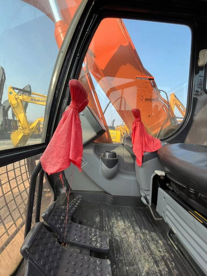 Hitachi ZX 160 - Pelle sur chenille: photos 4 Hitachi ZX 160 - Pelle sur chenille: photos 4
