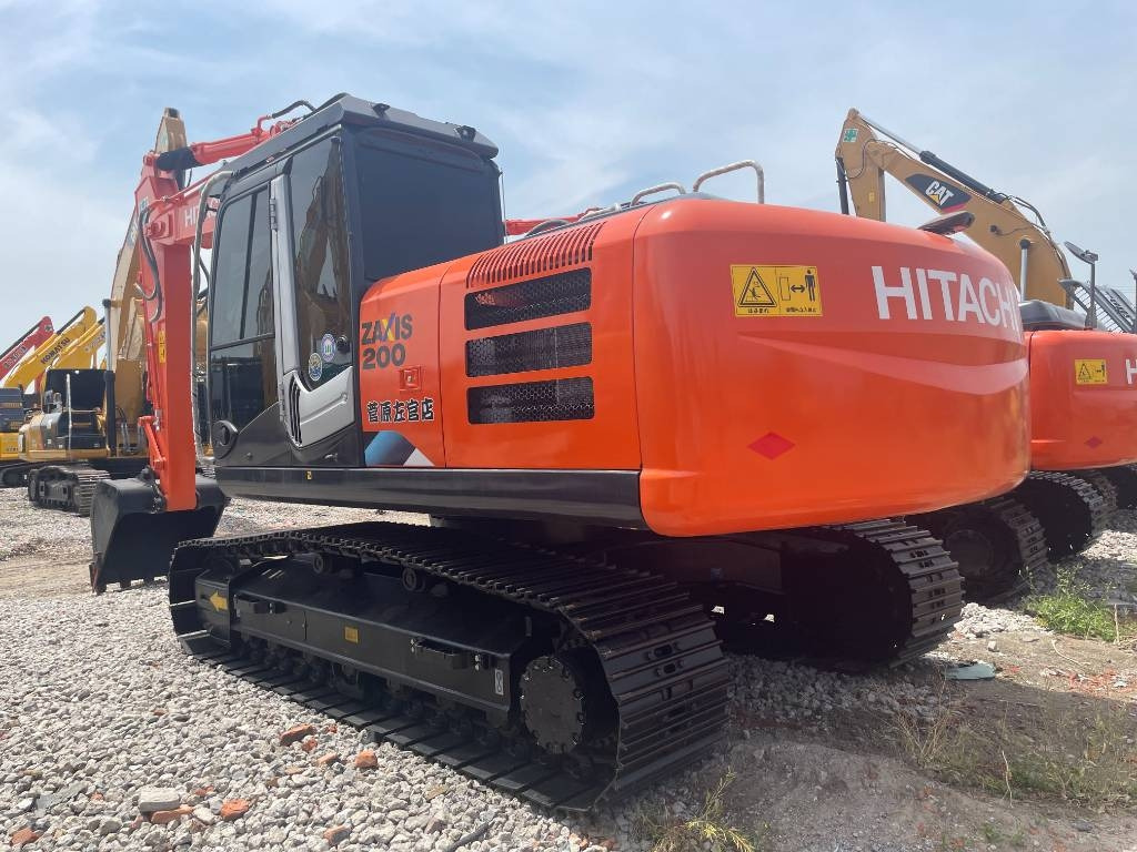 Hitachi ZX 200 - Pelle sur chenille: photos 1 Hitachi ZX 200 - Pelle sur chenille: photos 1