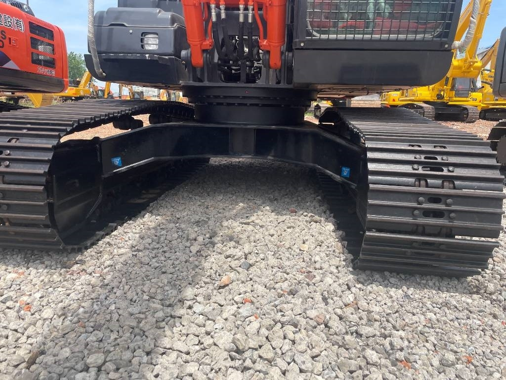 Hitachi ZX 200 - Pelle sur chenille: photos 4 Hitachi ZX 200 - Pelle sur chenille: photos 4