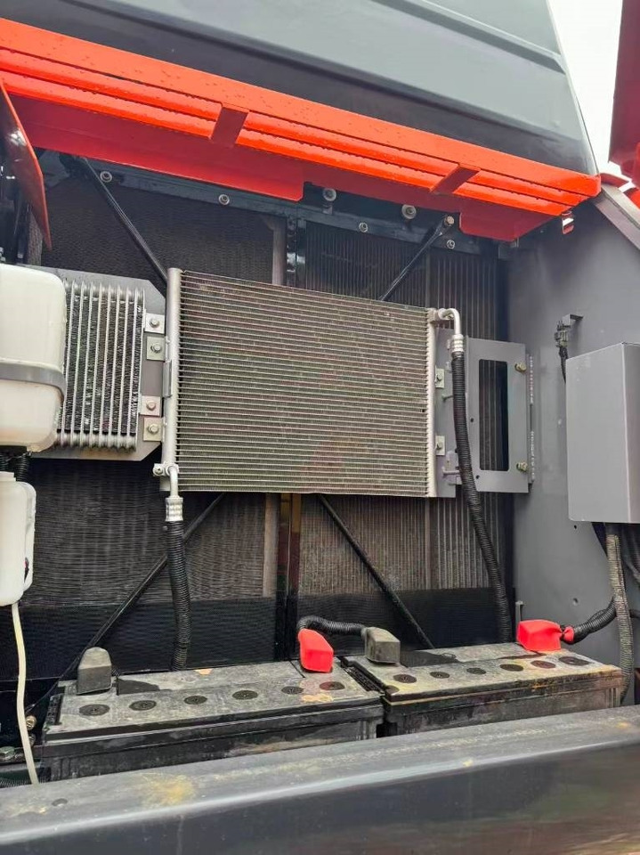 Hitachi ZX 200 - Pelle sur chenille: photos 3 Hitachi ZX 200 - Pelle sur chenille: photos 3