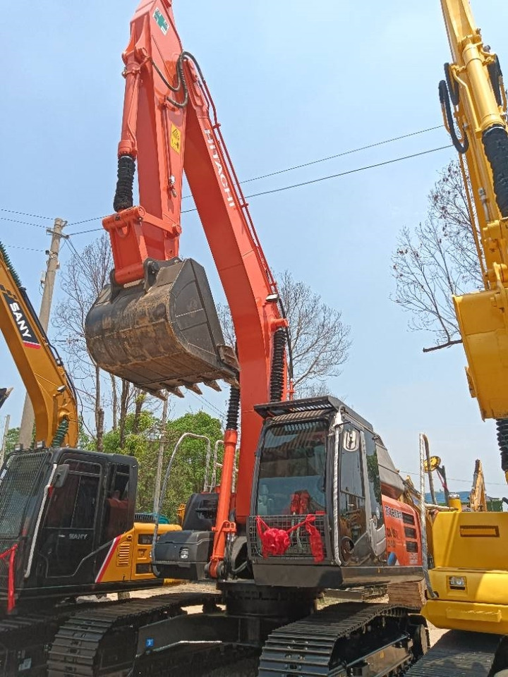 Hitachi ZX 240 - Pelle sur chenille: photos 1 Hitachi ZX 240 - Pelle sur chenille: photos 1