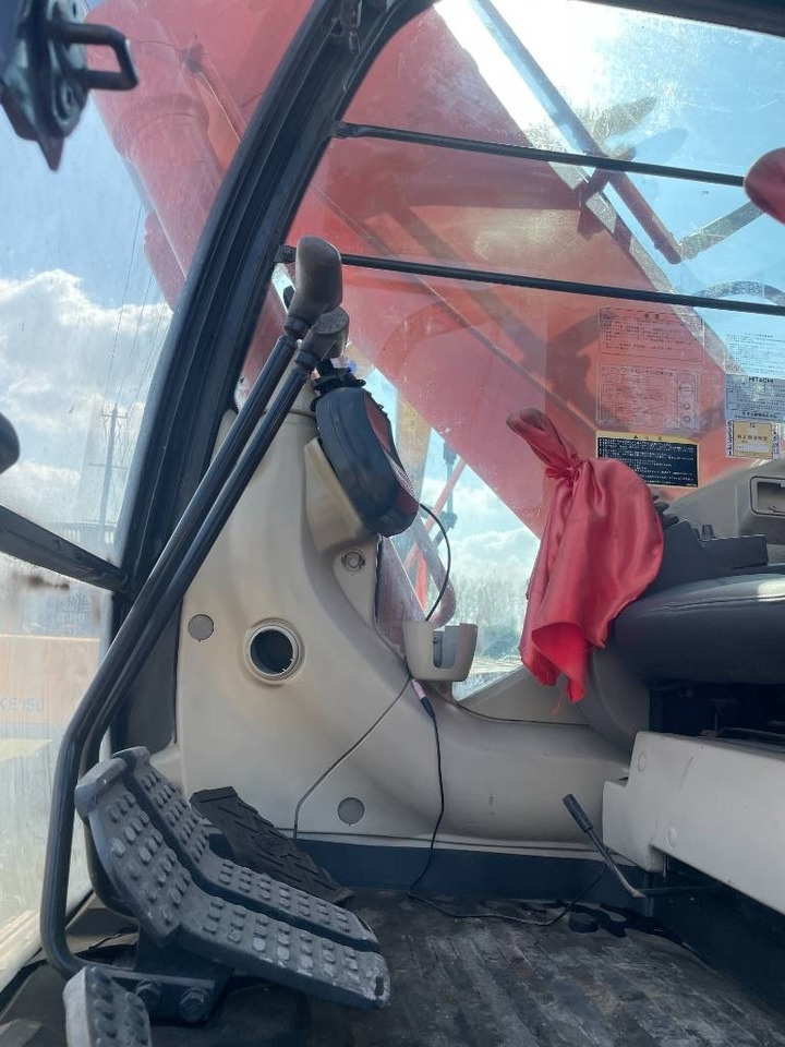 Hitachi ZX 240 - Pelle sur chenille: photos 3 Hitachi ZX 240 - Pelle sur chenille: photos 3