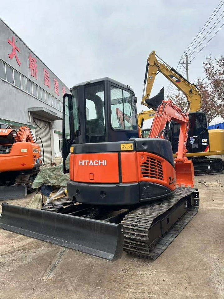 Hitachi ZX 50 U - Pelle sur chenille: photos 3 Hitachi ZX 50 U - Pelle sur chenille: photos 3