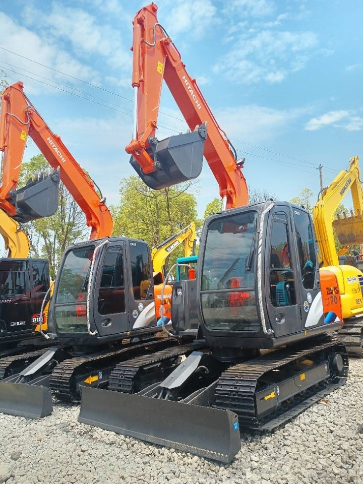 Hitachi ZX 70 - Pelle sur chenille: photos 1 Hitachi ZX 70 - Pelle sur chenille: photos 1