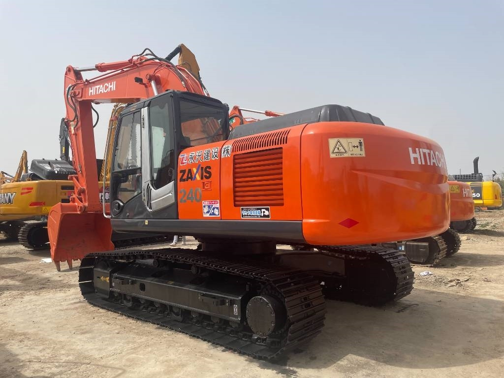 Hitachi ZX240 - Pelle sur chenille: photos 1 Hitachi ZX240 - Pelle sur chenille: photos 1