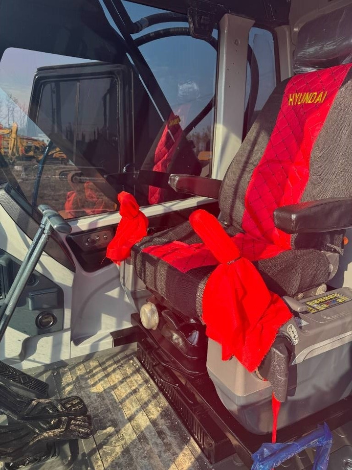 Hyundai HX 220 - Pelle sur chenille: photos 3 Hyundai HX 220 - Pelle sur chenille: photos 3